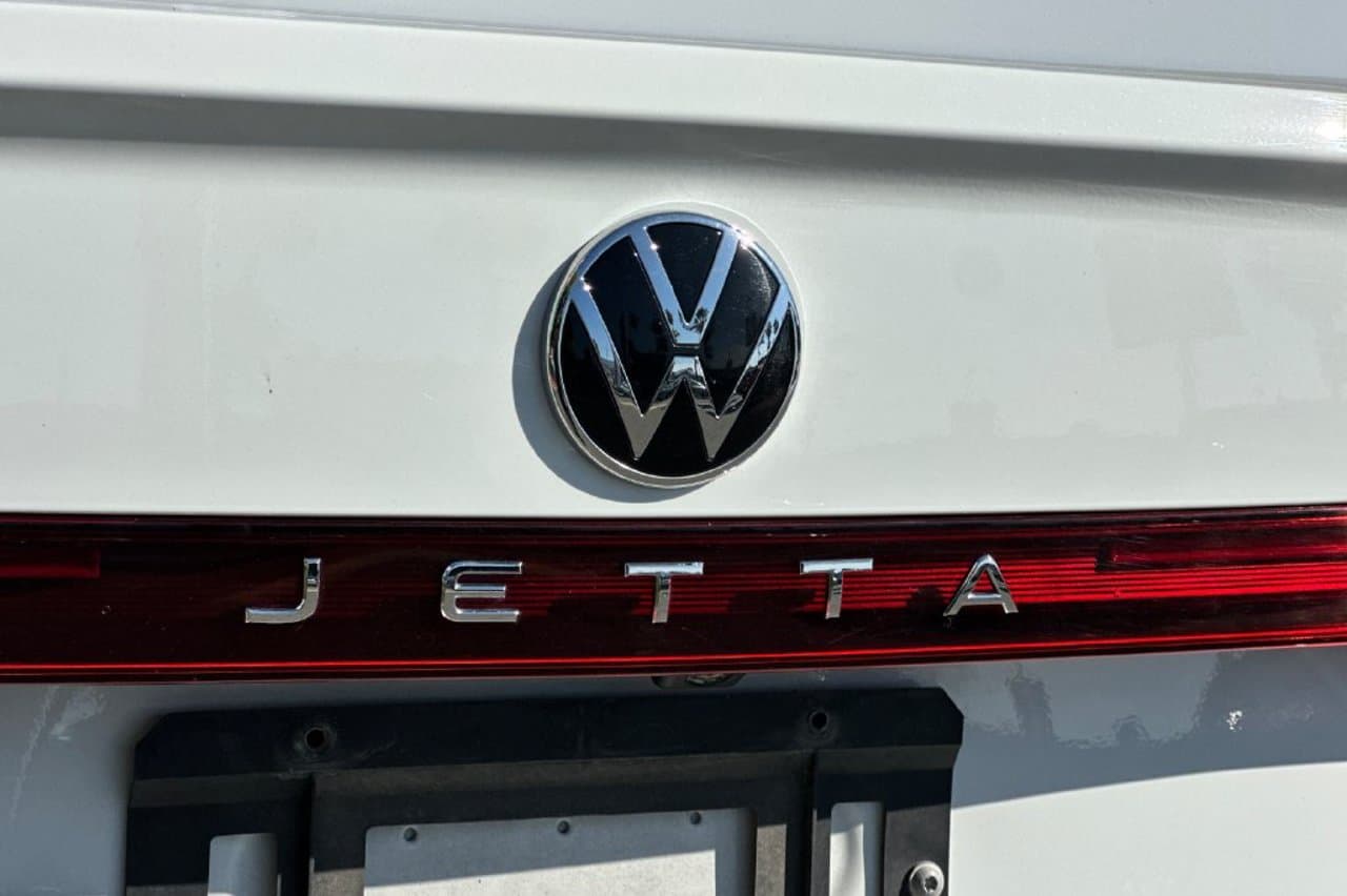 2025 Volkswagen Jetta S 21