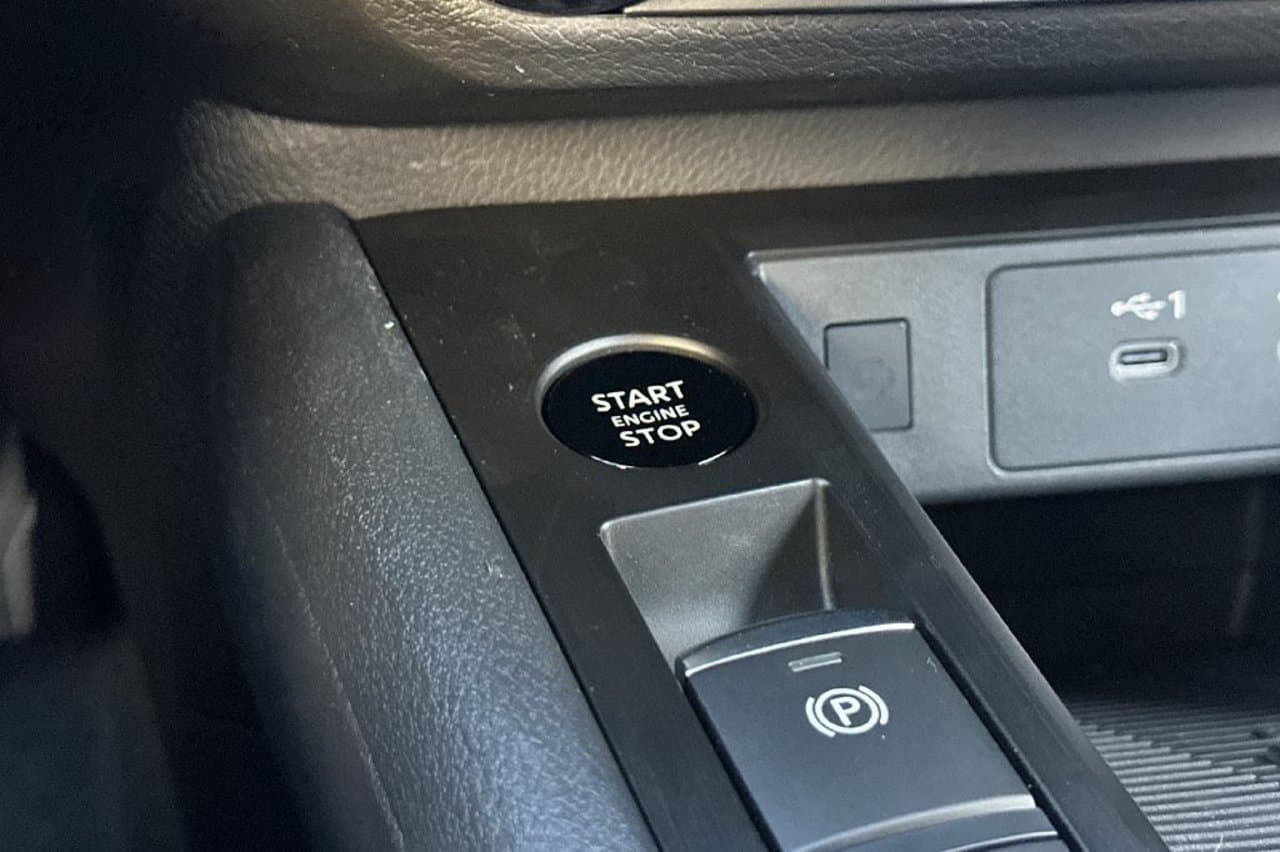2026 Nissan Kicks SV 19