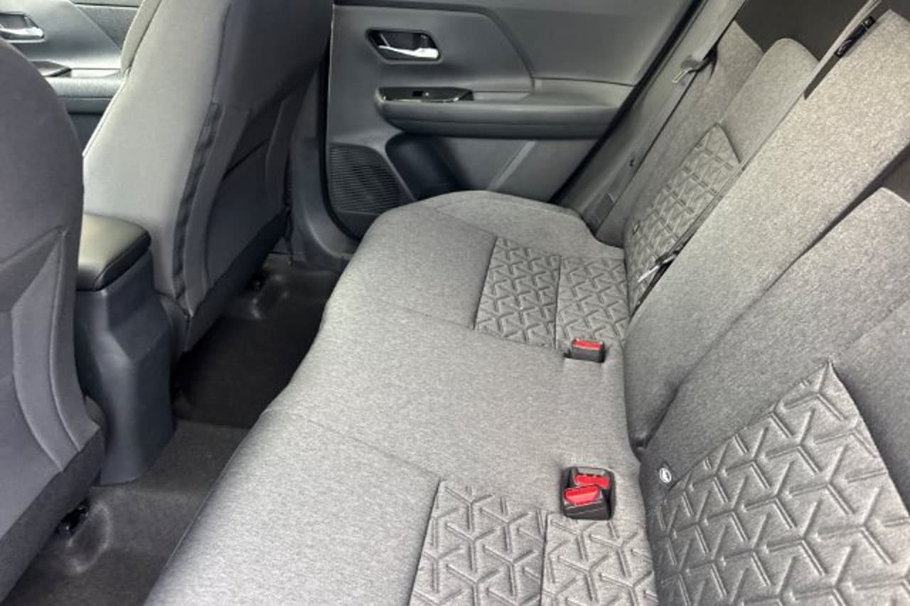 2027 Nissan Kicks SV 9