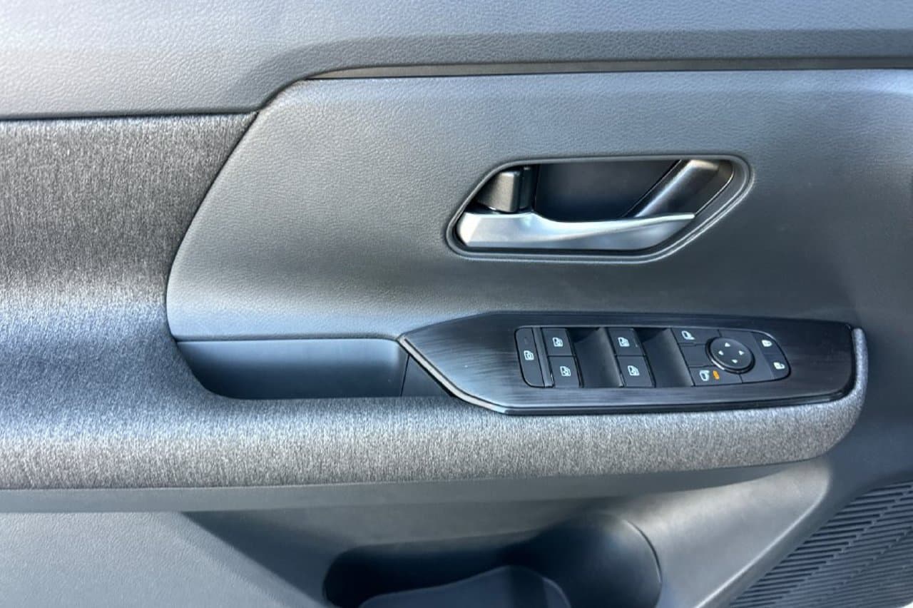 2026 Nissan Kicks SV 8
