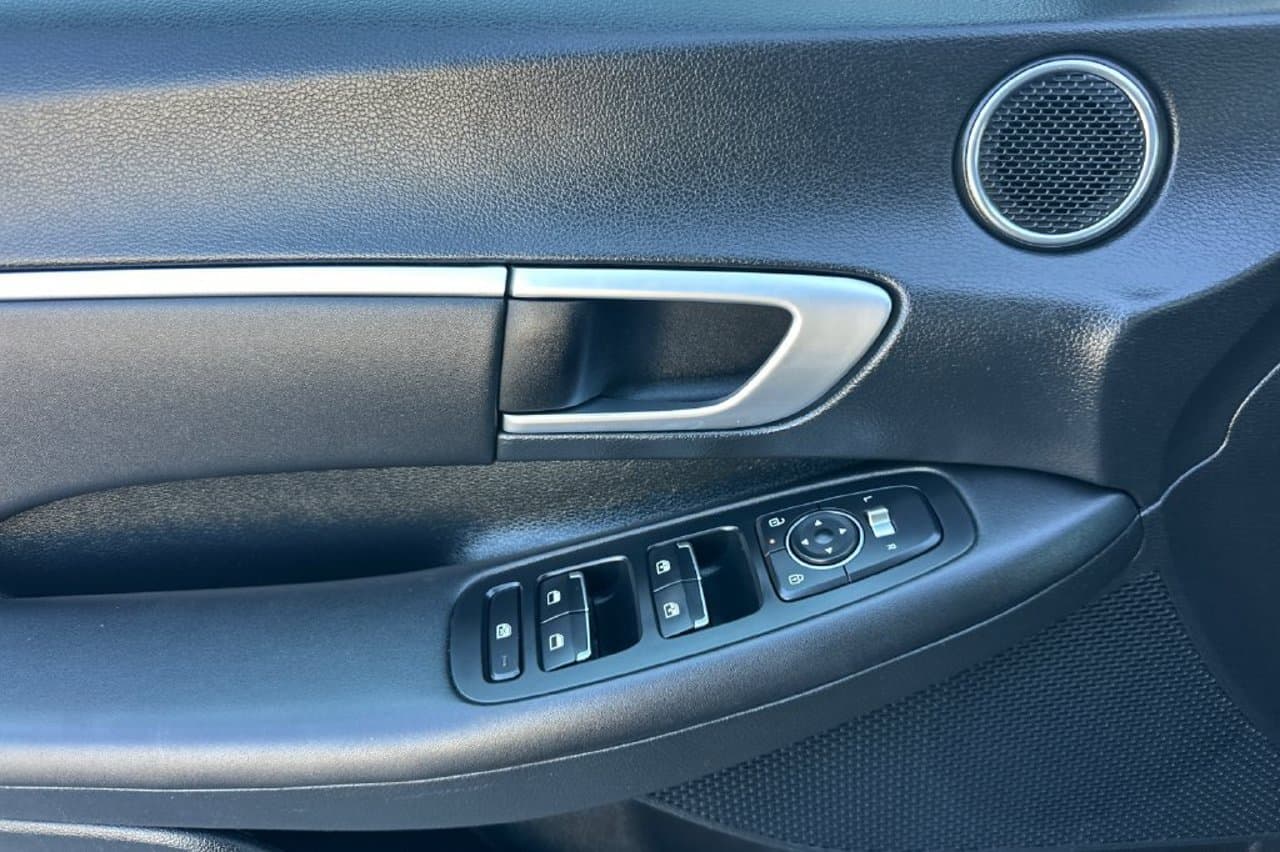 2025 Hyundai Sonata SEL 8