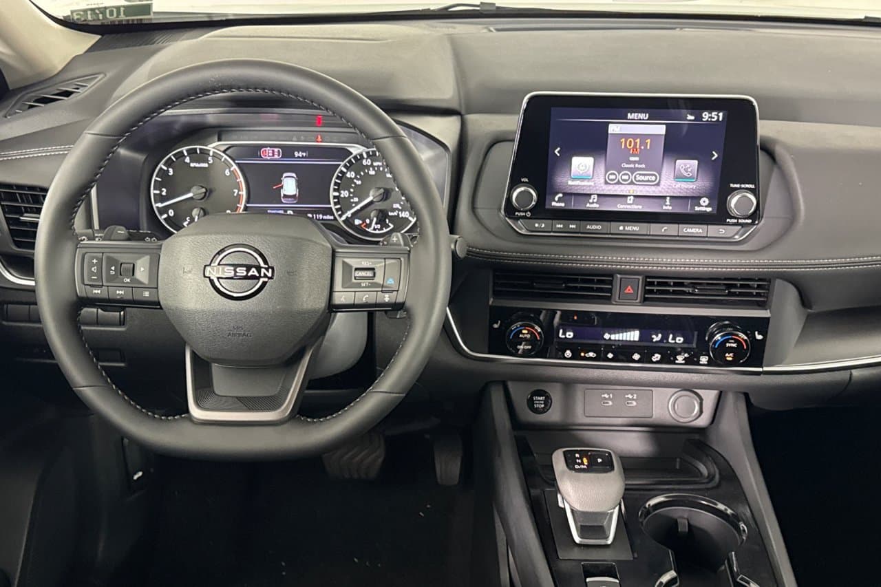 2026 Nissan Rogue Dark Armor 11