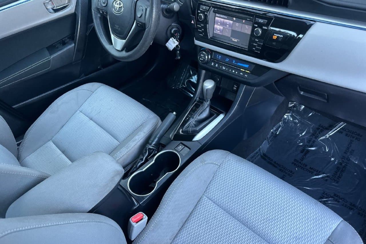 2016 Toyota Corolla LE 13