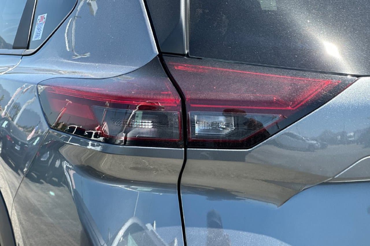 2026 Nissan Rogue SV 21