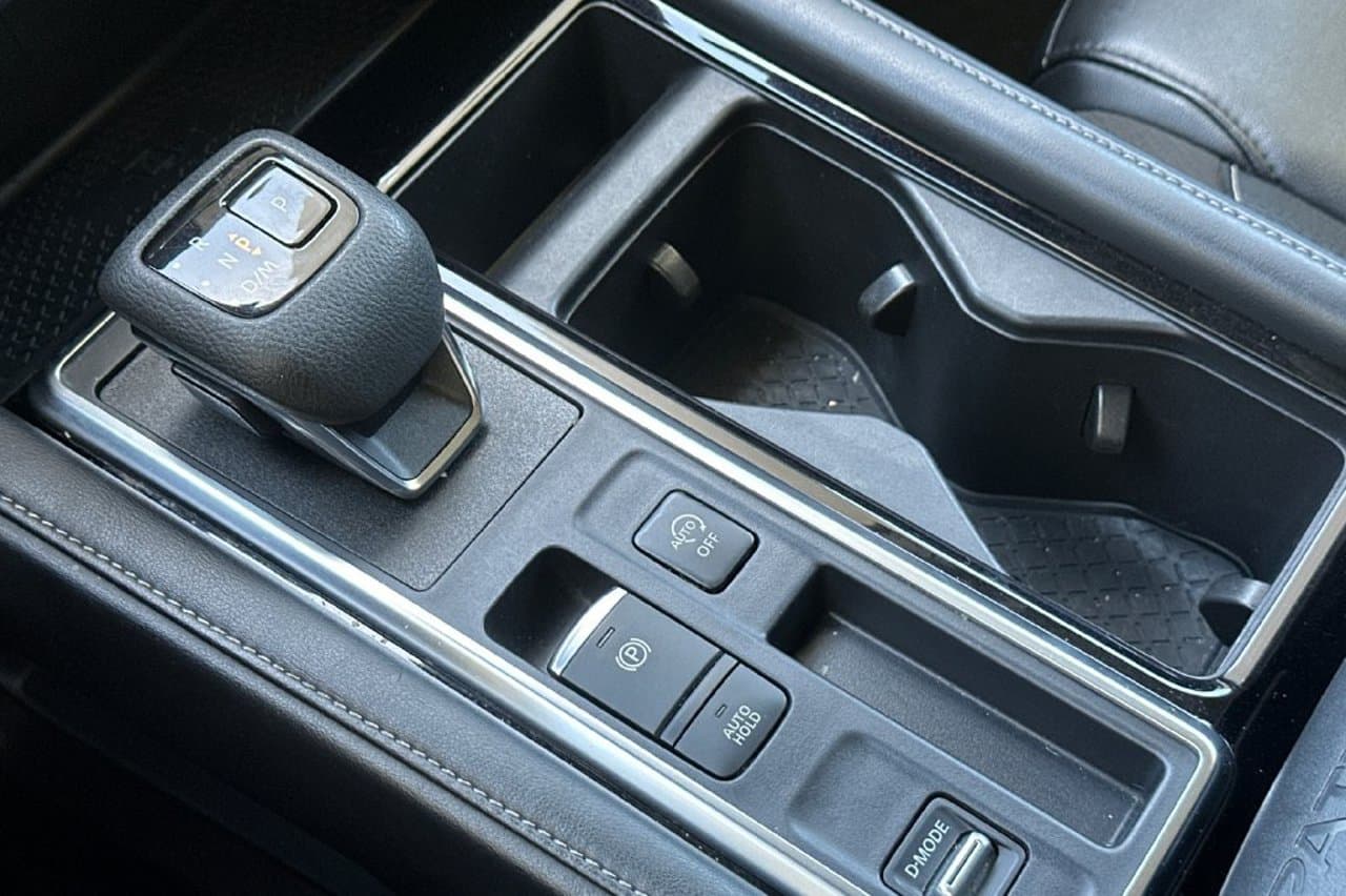 2024 Nissan Pathfinder SL 19