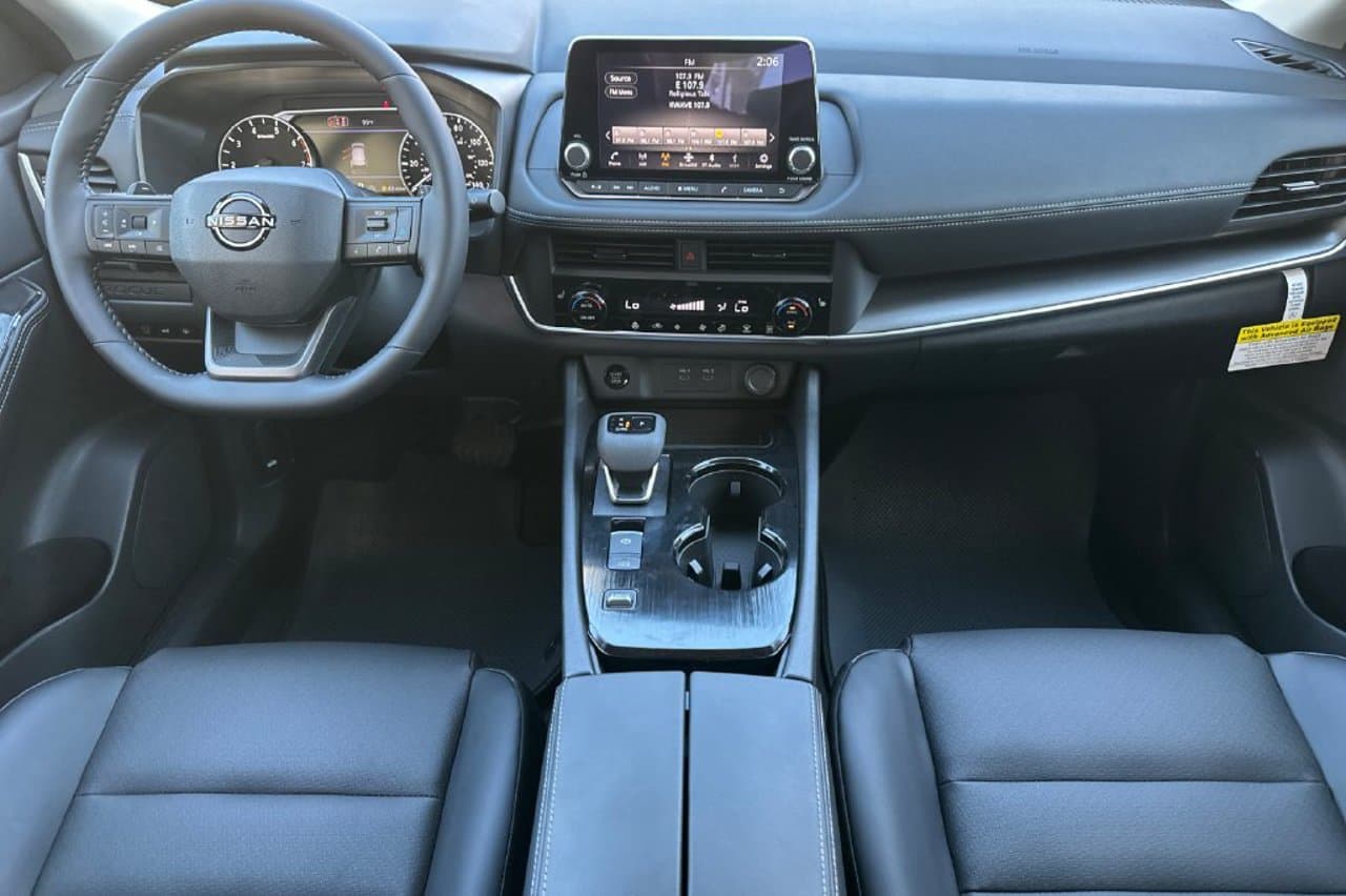 2027 Nissan Rogue Dark Armor 11