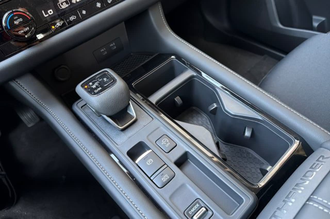 2026 Nissan Pathfinder SV 19