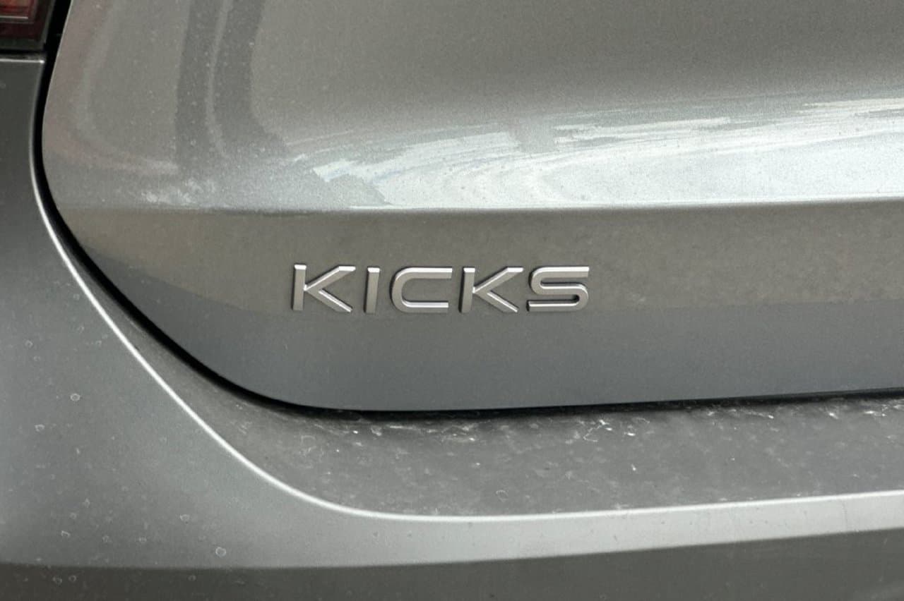 2027 Nissan Kicks S 23