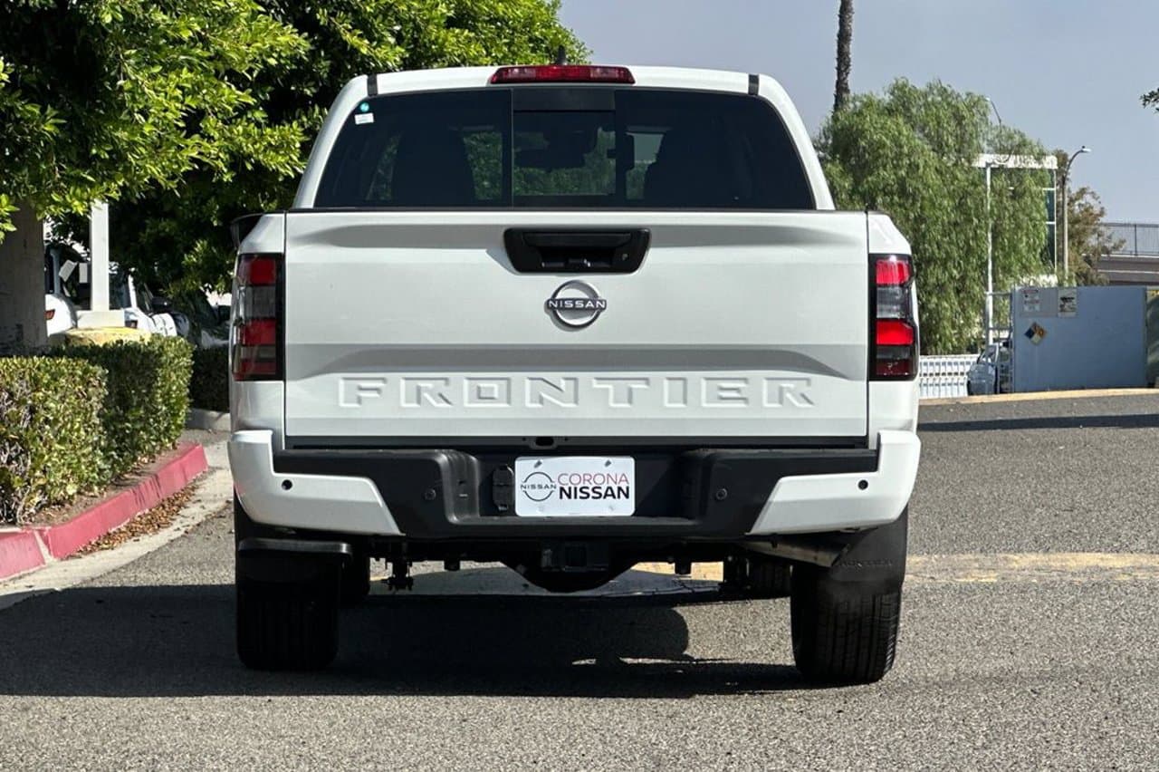 2027 Nissan Frontier SV 5