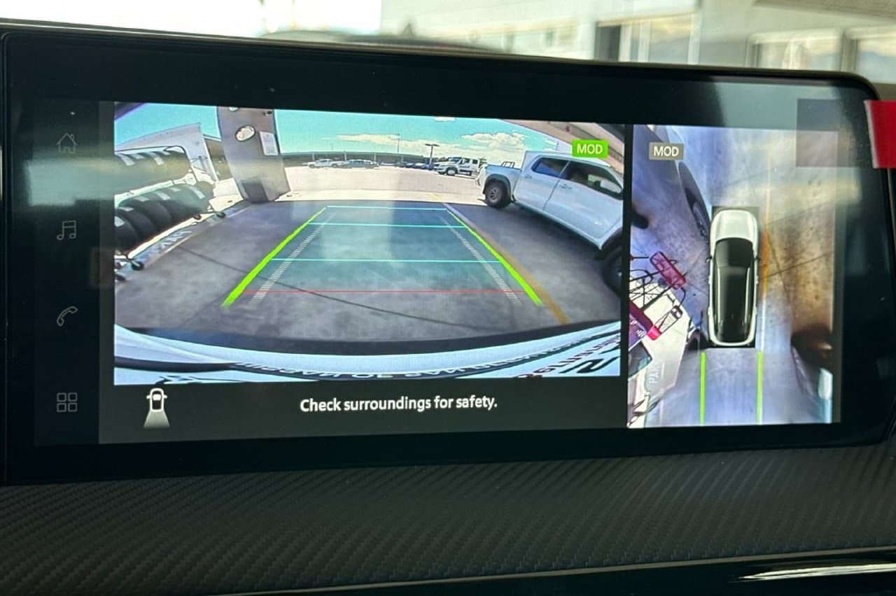 2027 Nissan Kicks SR 16