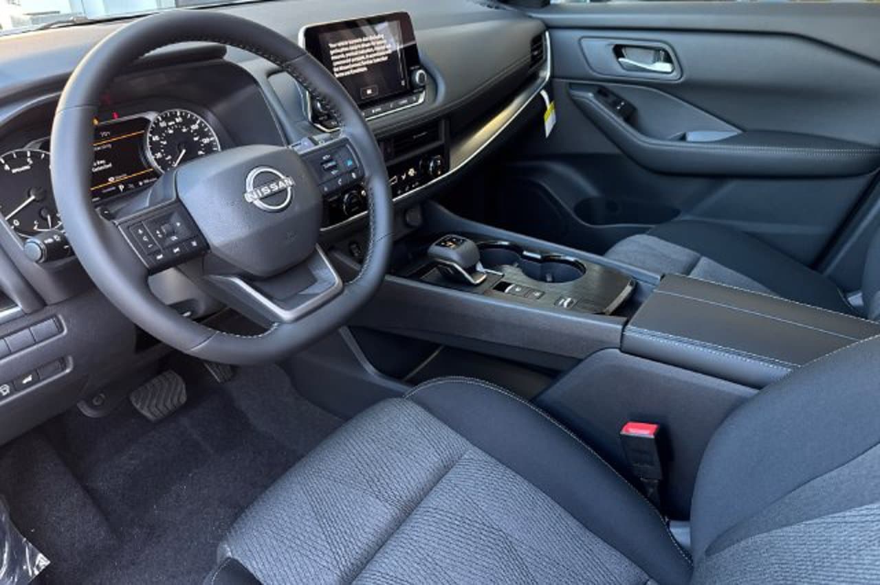 2026 Nissan Rogue SV 7