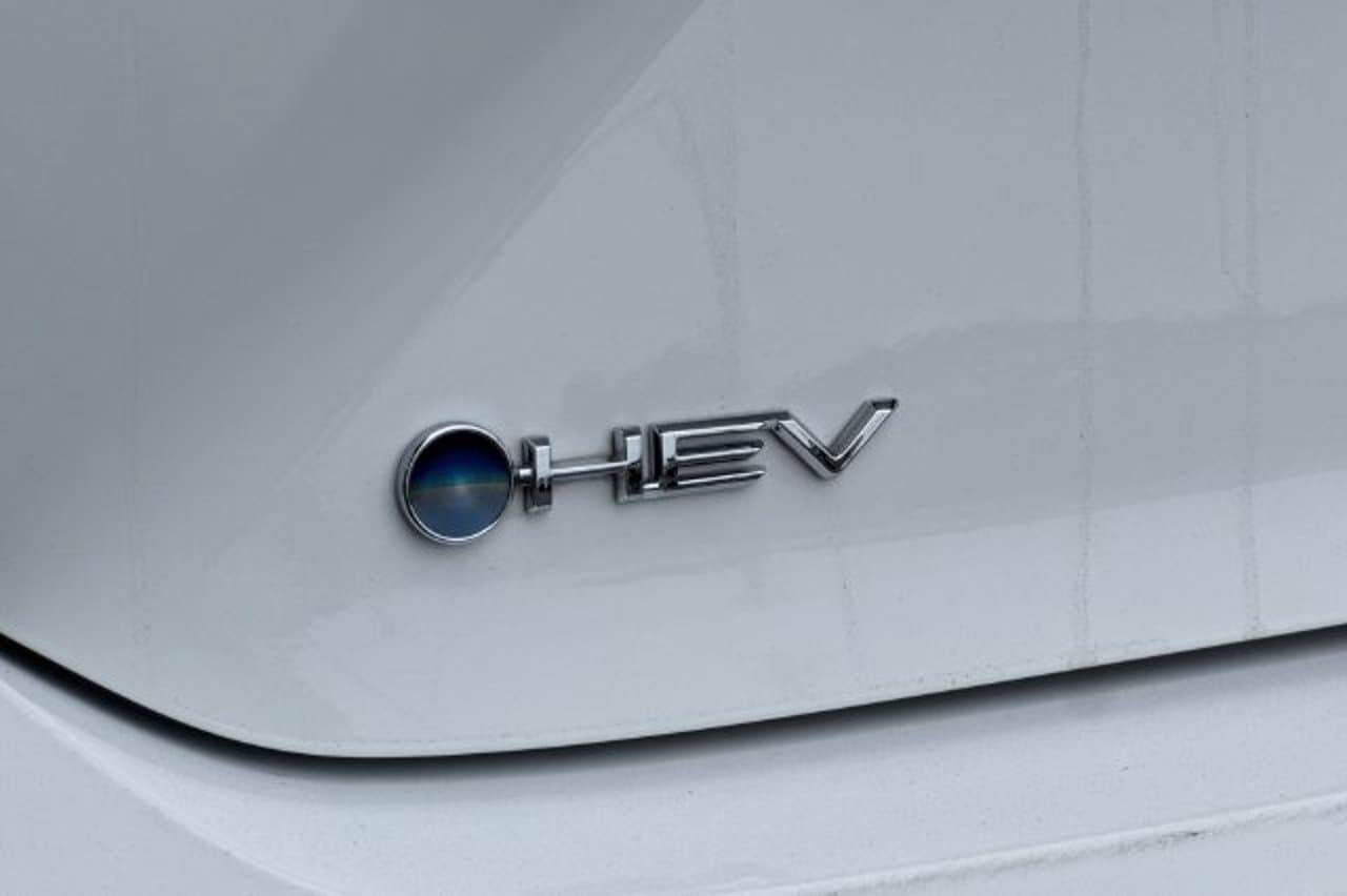 2025 Toyota Camry LE 23
