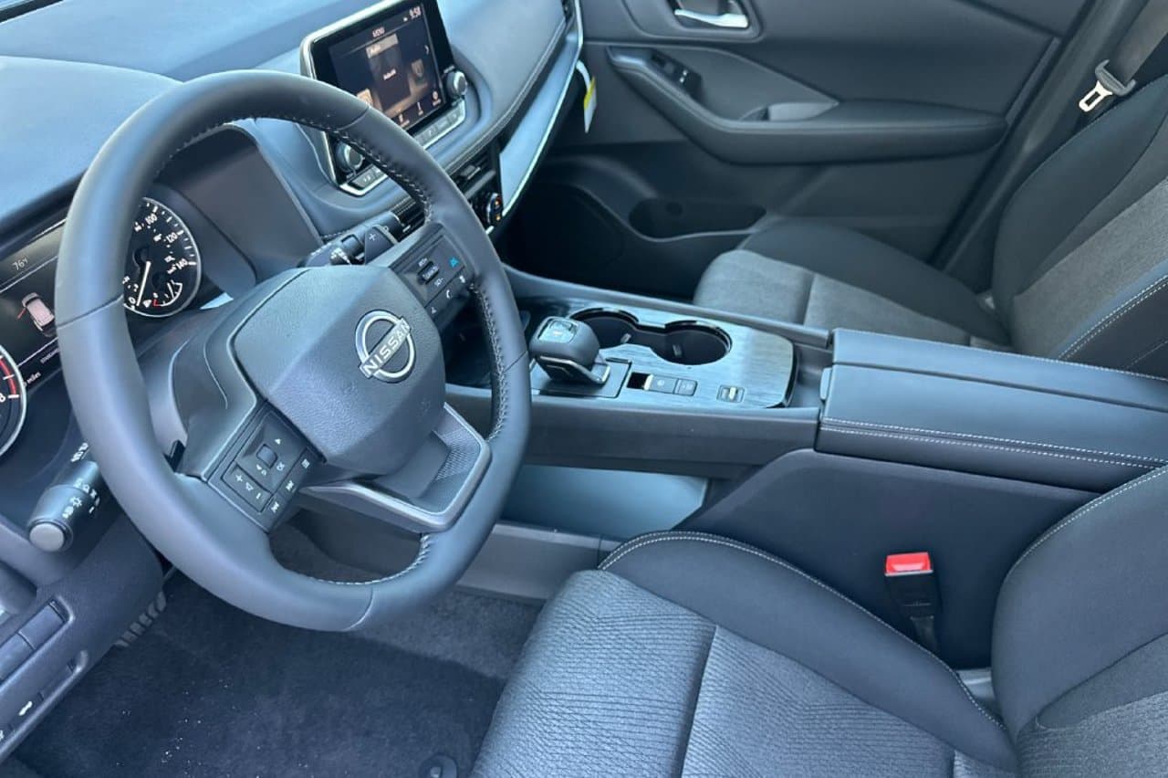 2026 Nissan Rogue SV 7