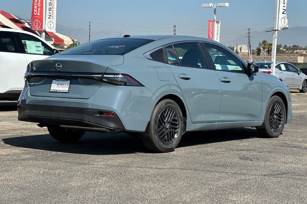 2027 Nissan Sentra SV 3