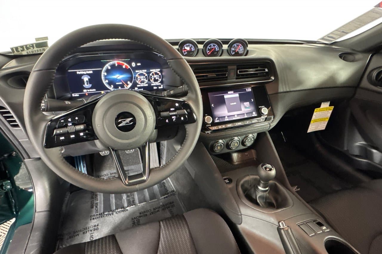 2027 Nissan Z Sport 9