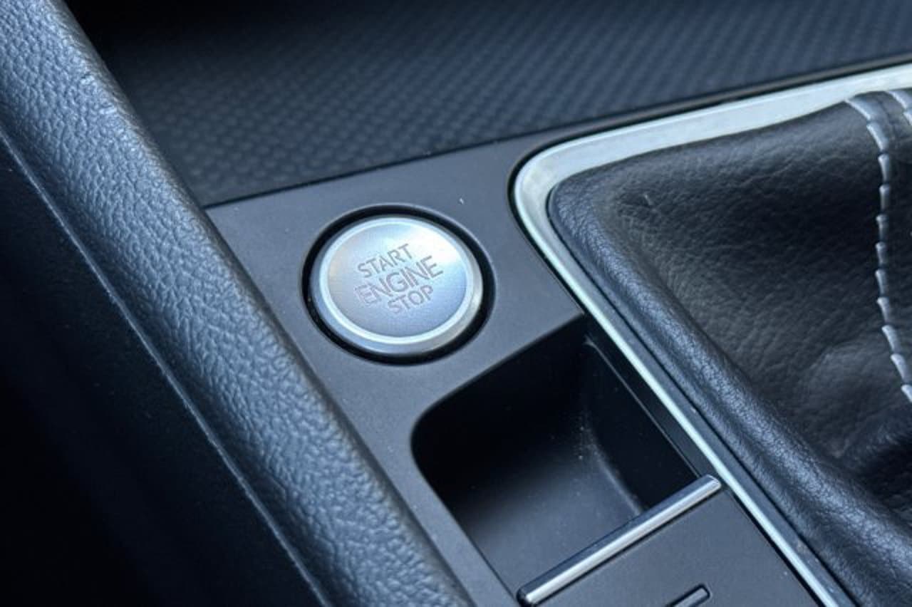 2024 Volkswagen Jetta SE 19