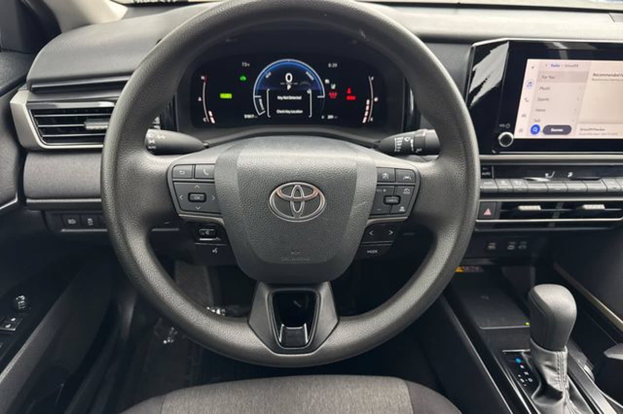 2025 Toyota Camry LE 12