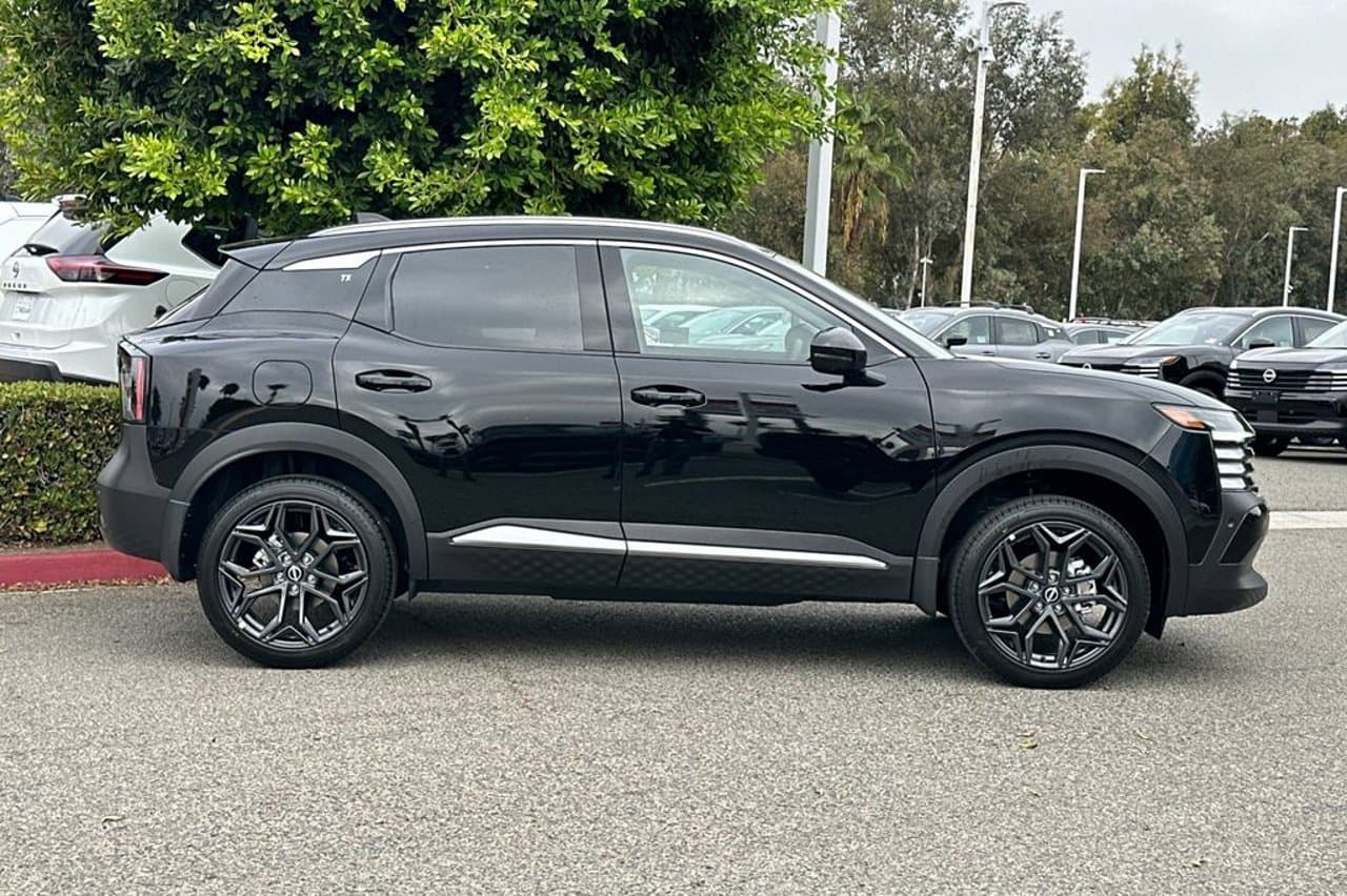 2027 Nissan Kicks SR 3