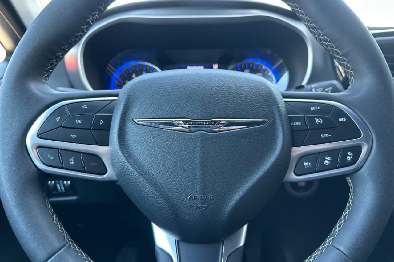2025 Chrysler Pacifica Select 20