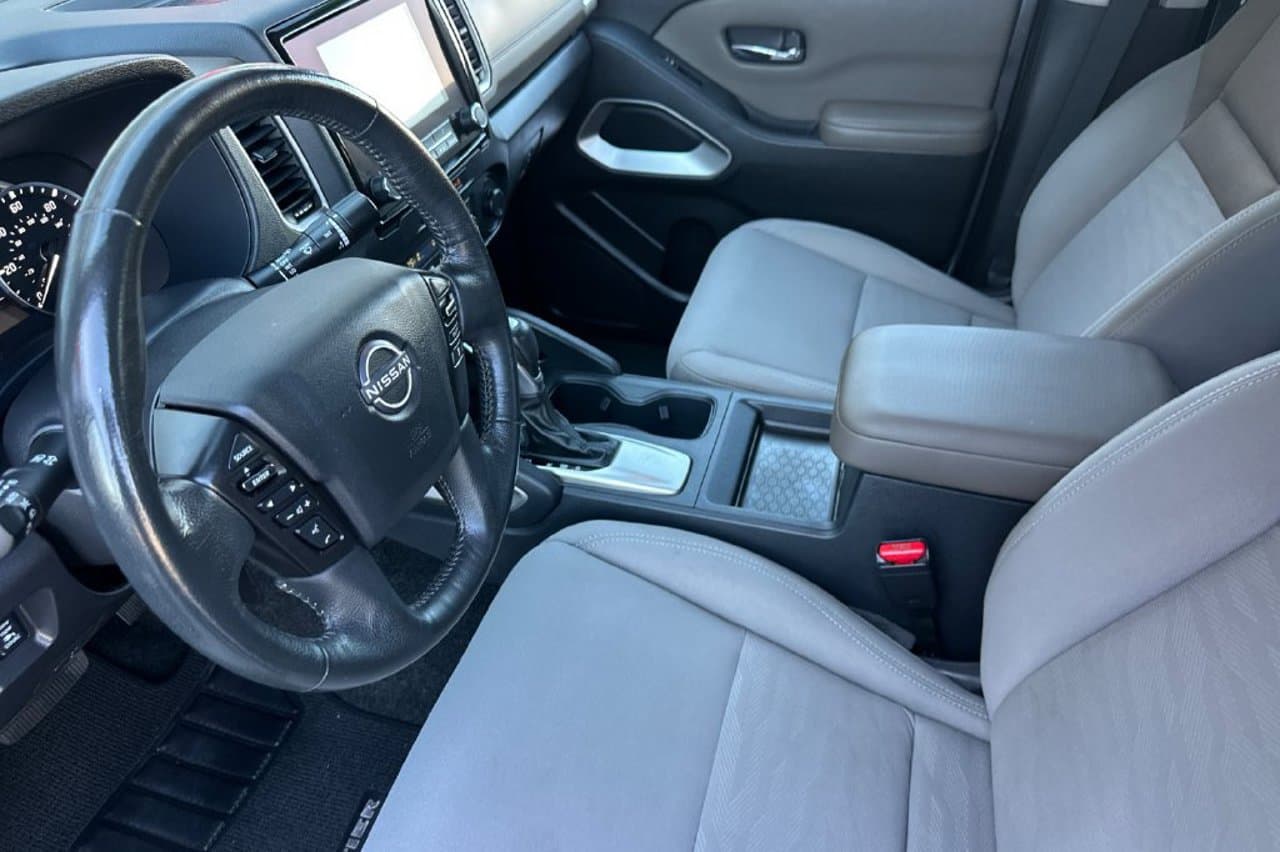 2022 Nissan Frontier SV 7