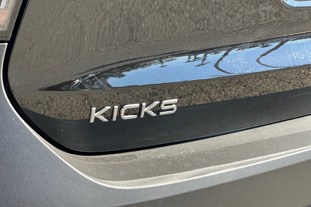 2027 Nissan Kicks SV 23