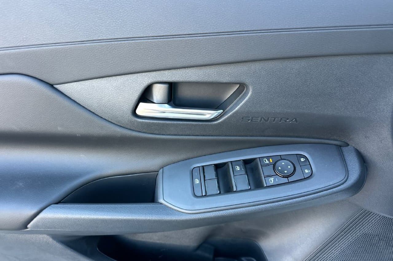 2027 Nissan Sentra S 8