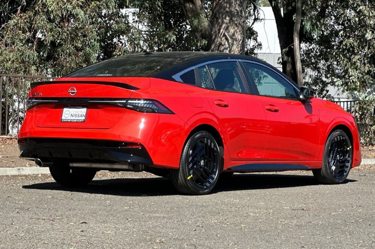 2027 Nissan Sentra SR 4