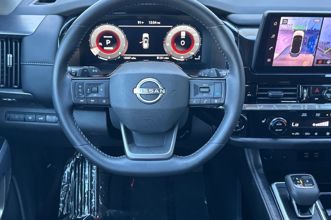 2026 Nissan Pathfinder SL 12