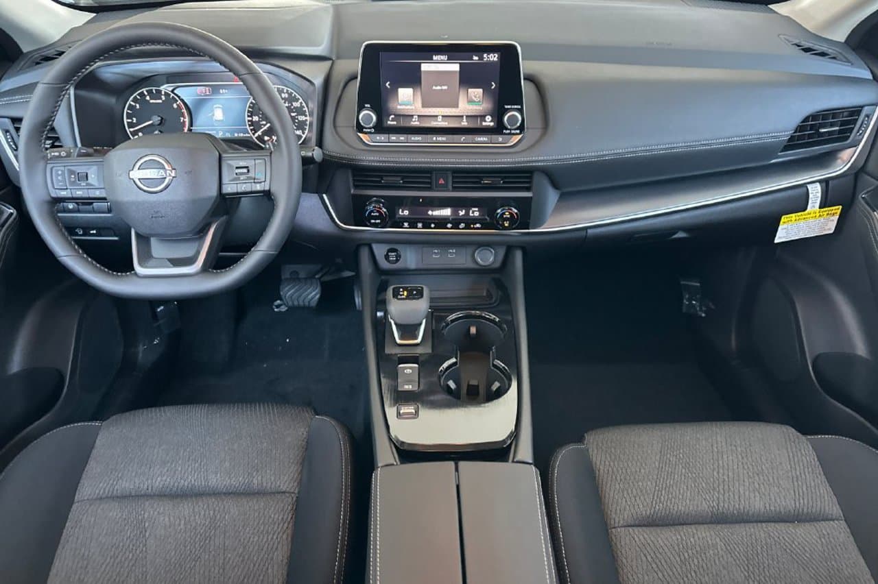 2026 Nissan Rogue SV 32