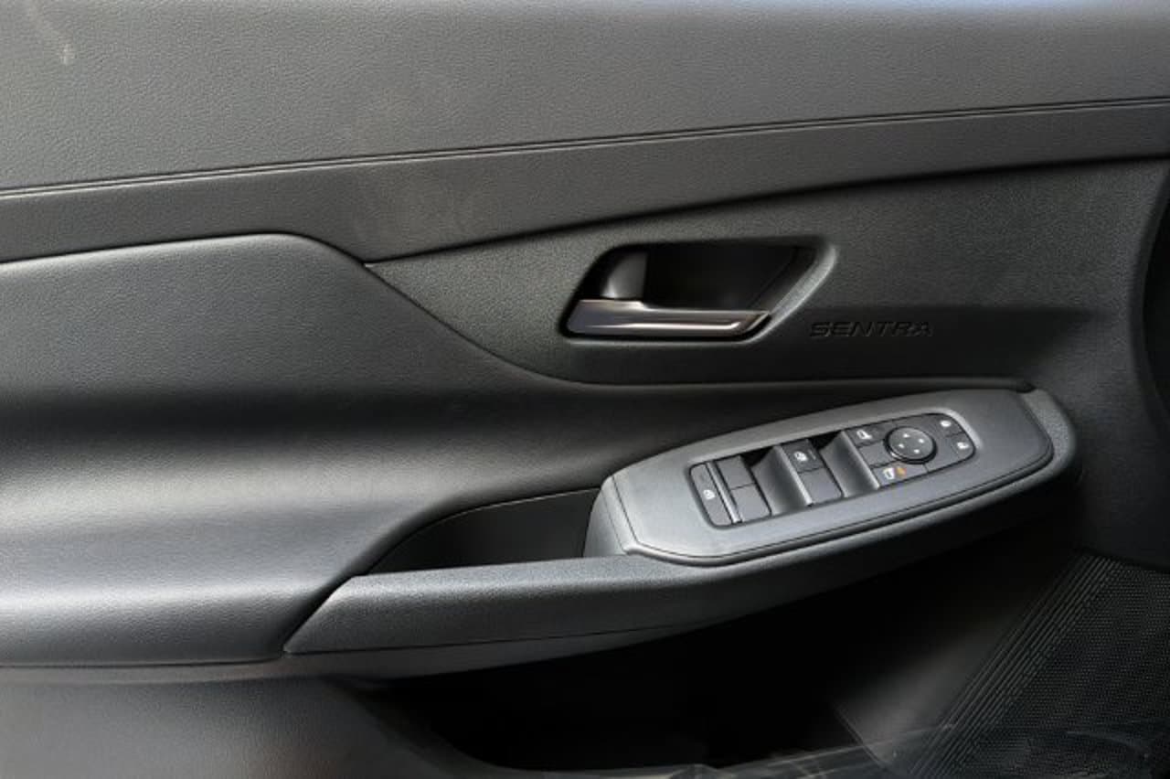 2027 Nissan Sentra SV 8