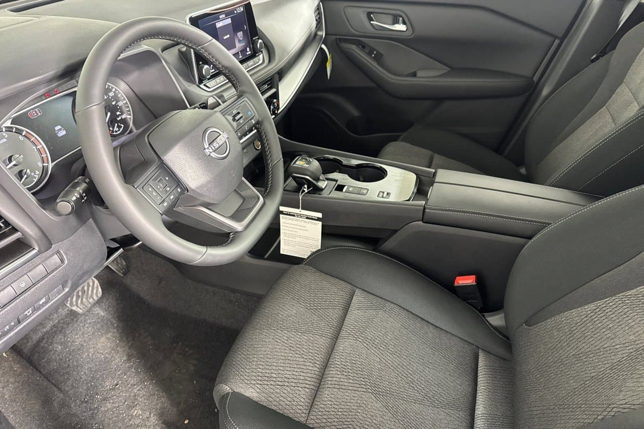 2026 Nissan Rogue SV 7
