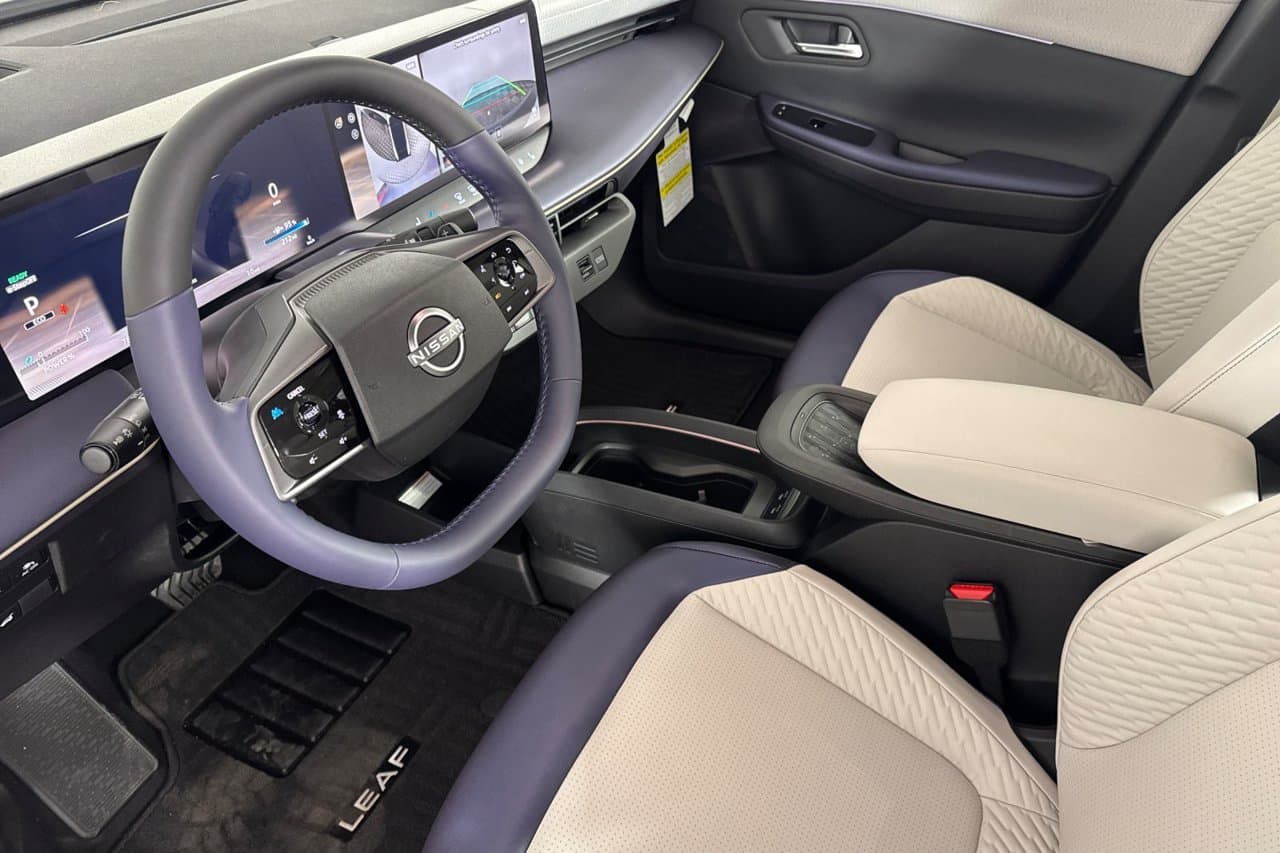 2026 Nissan LEAF PLATINUM+ 7