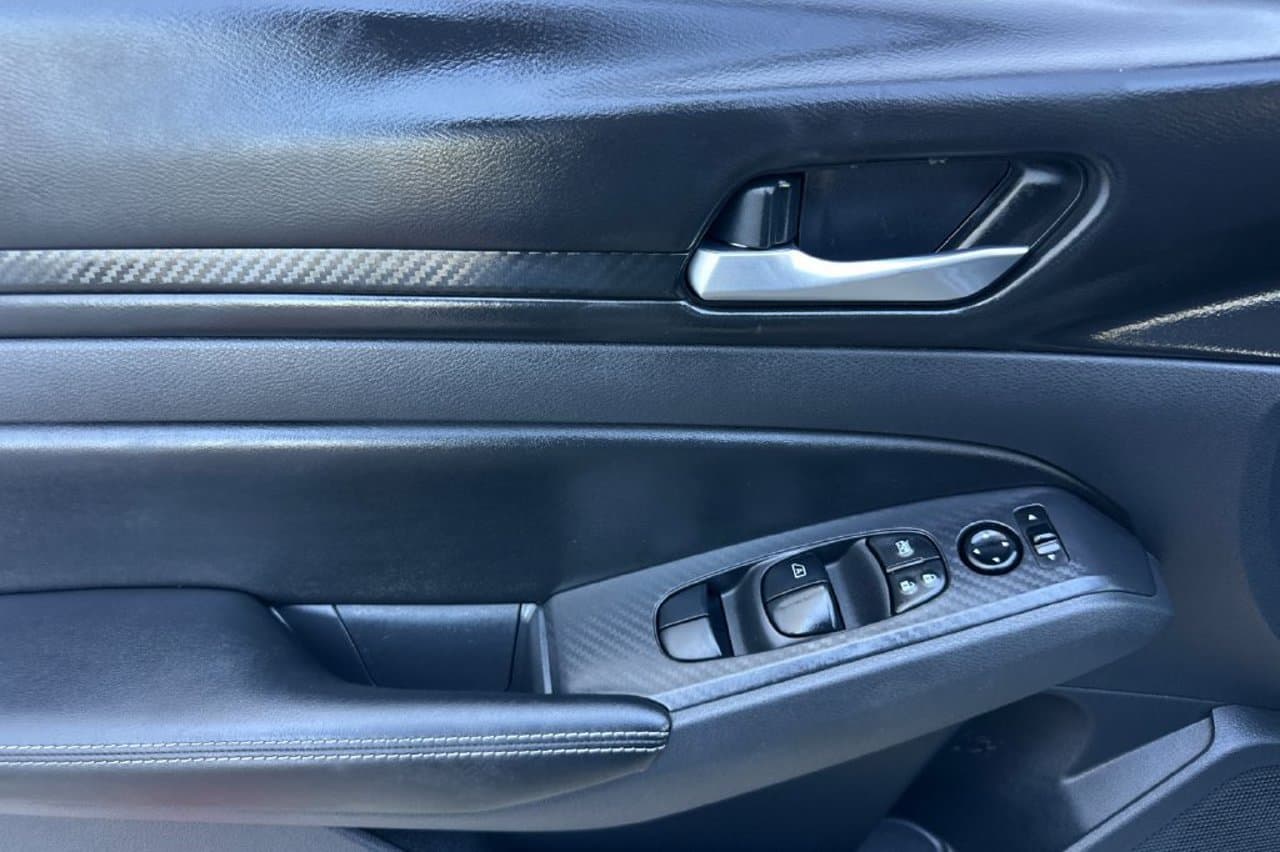 2025 Nissan Altima SV 9