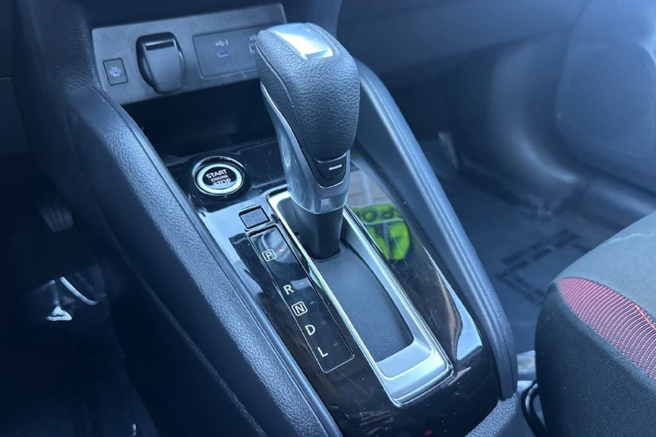 2024 Nissan Versa SR 17