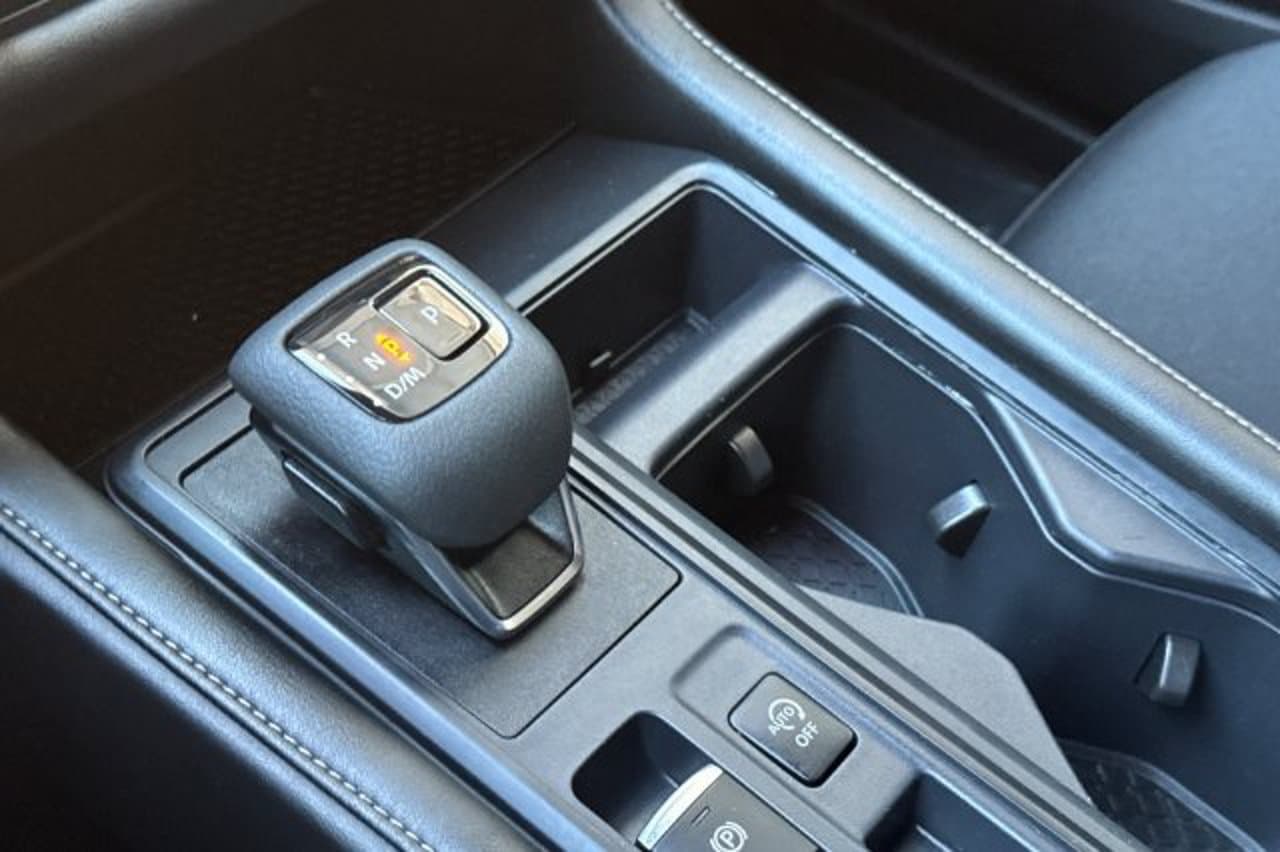 2024 Nissan Pathfinder S 19