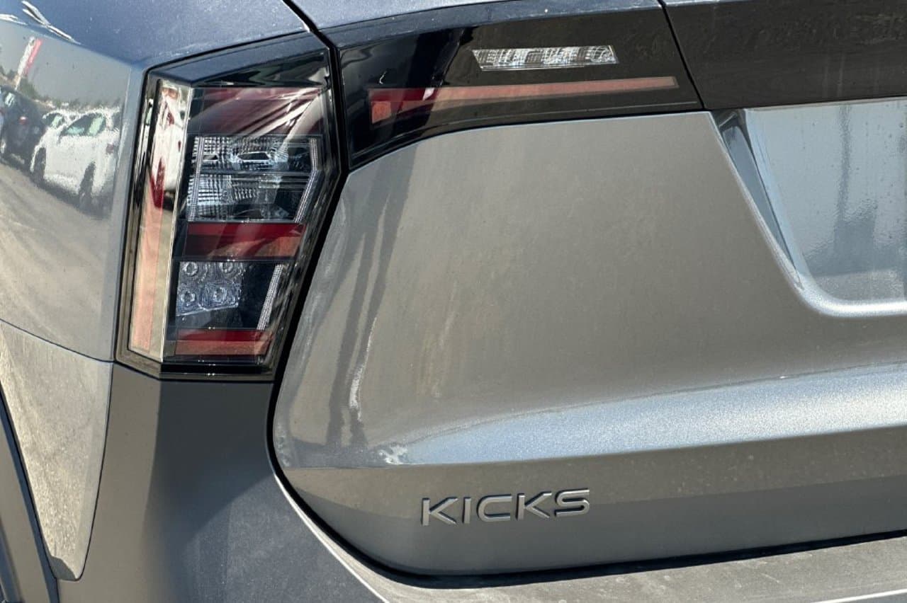 2026 Nissan Kicks SV 21