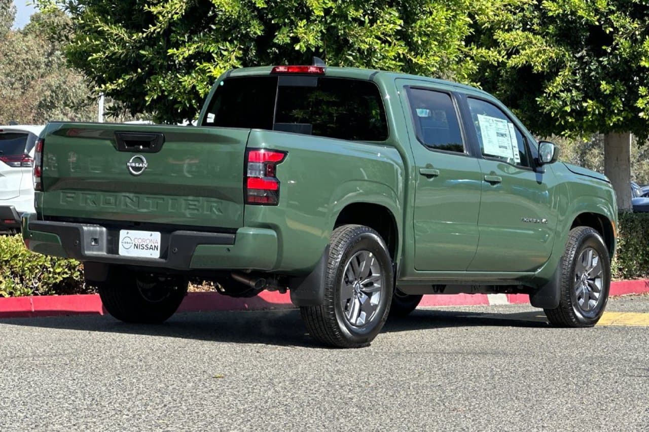 2027 Nissan Frontier SV 4