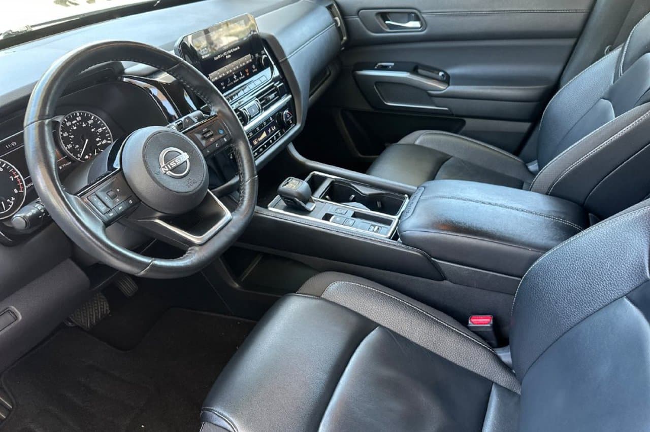 2024 Nissan Pathfinder SL 8