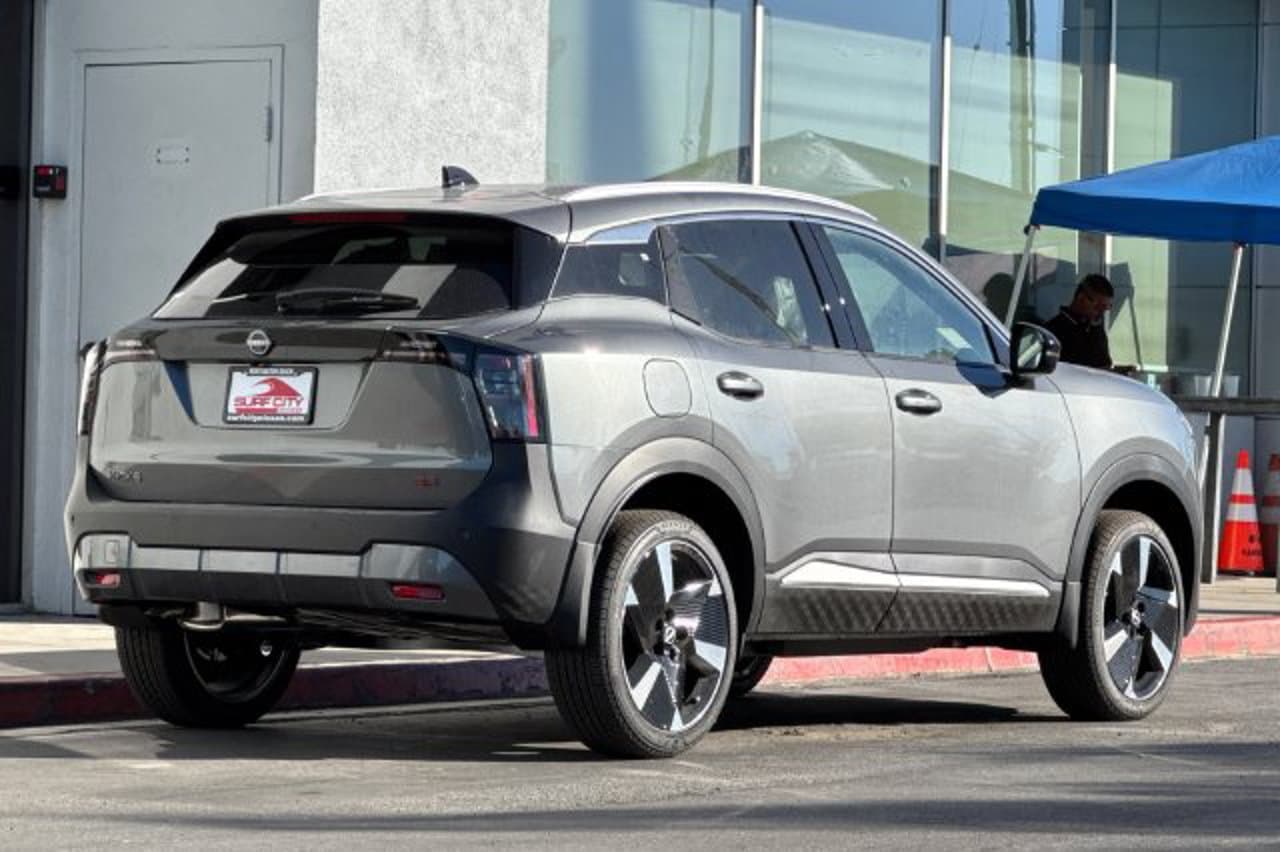 2026 Nissan Kicks SR 3