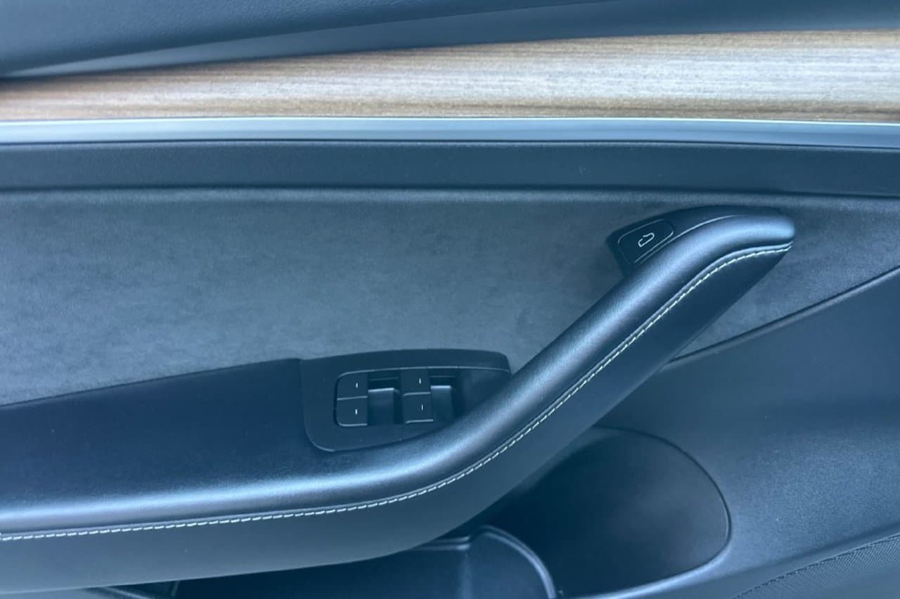 2022 Tesla Model 3 Base 8