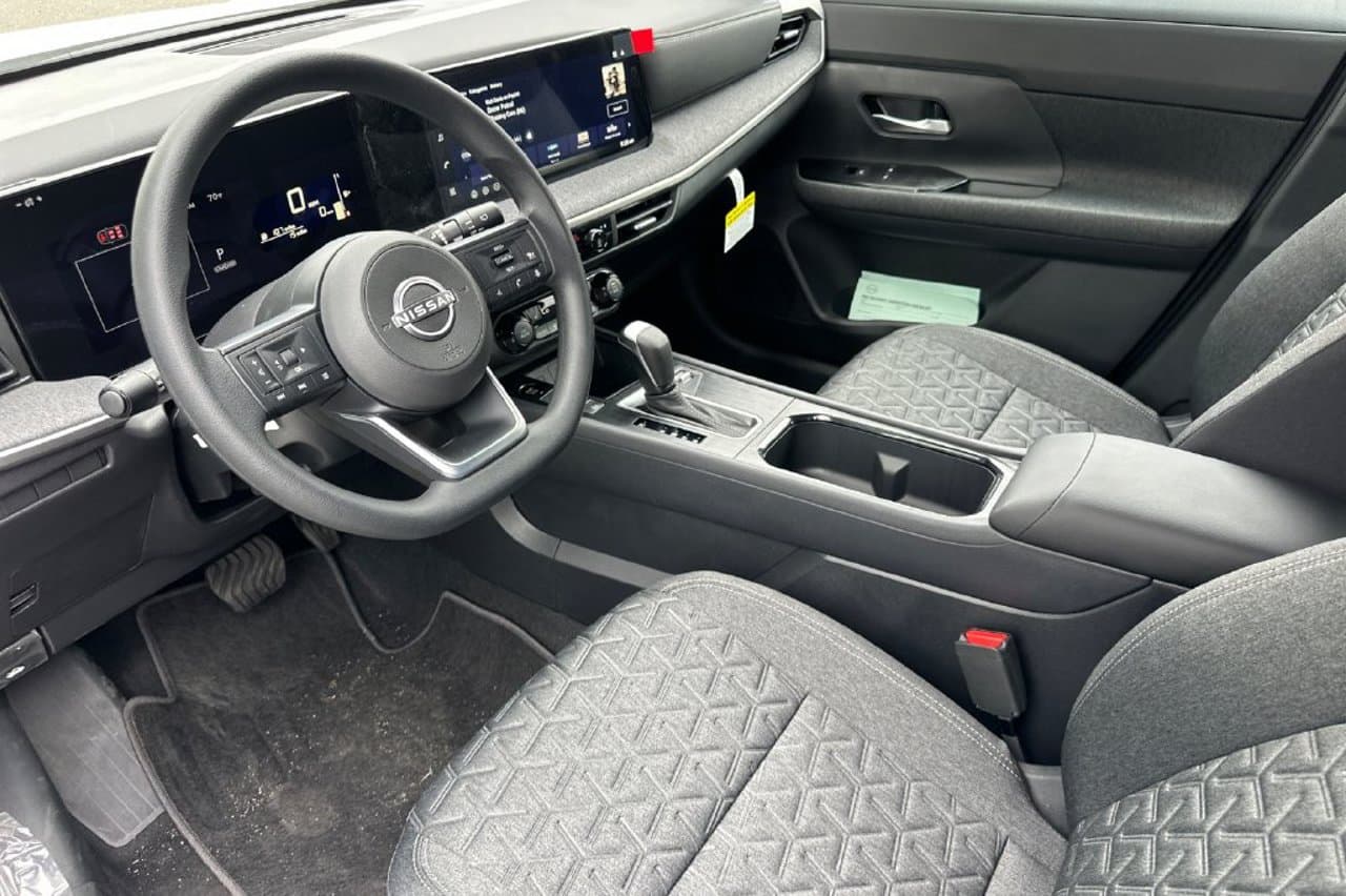 2027 Nissan Kicks SV 8
