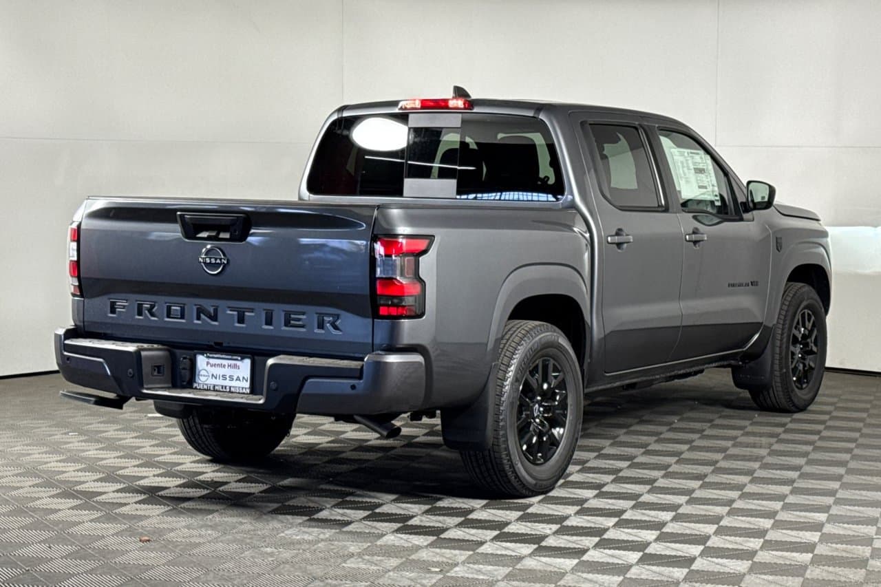 2027 Nissan Frontier SV 3