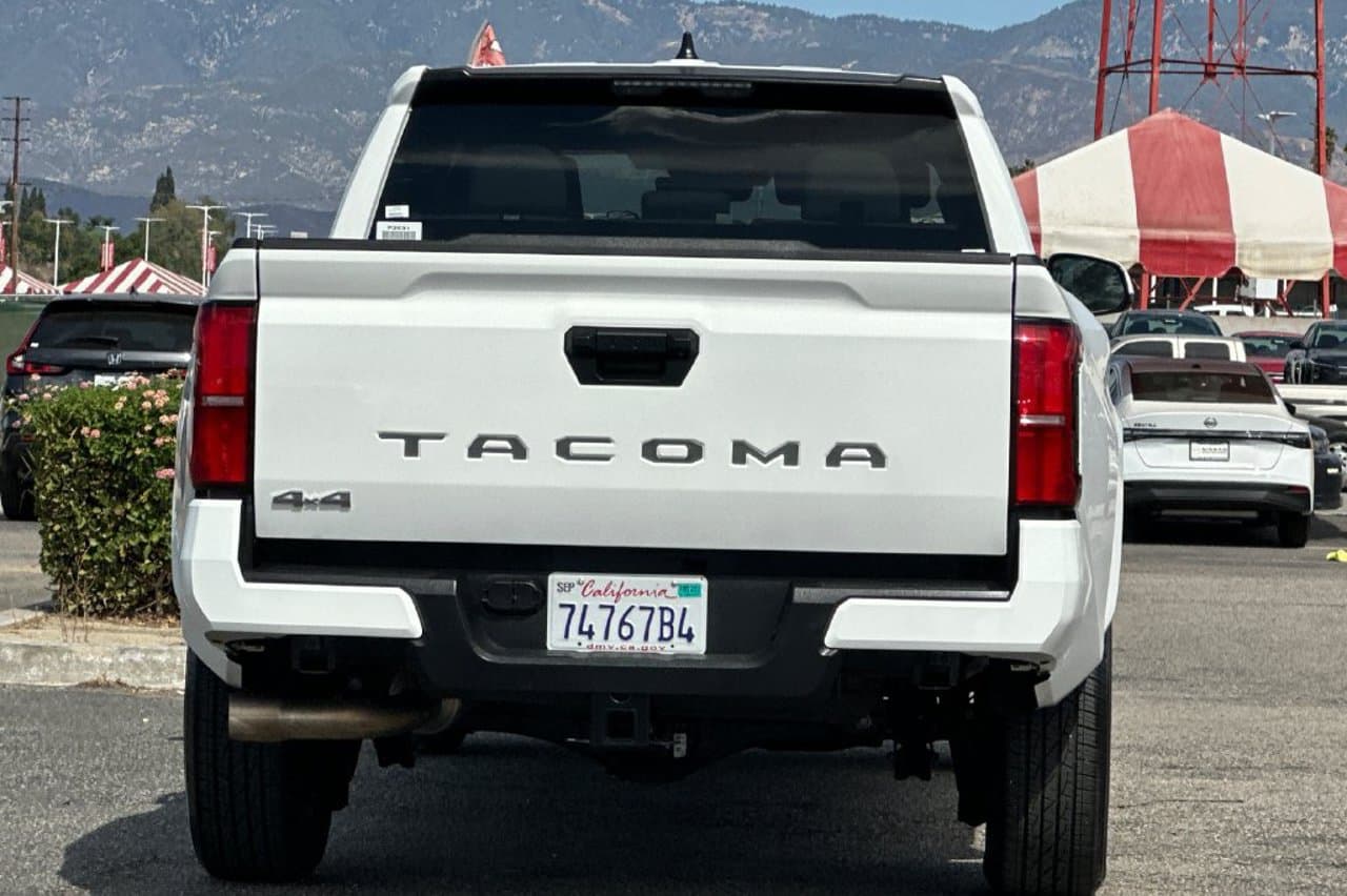 2024 Toyota Tacoma 4WD SR5 4