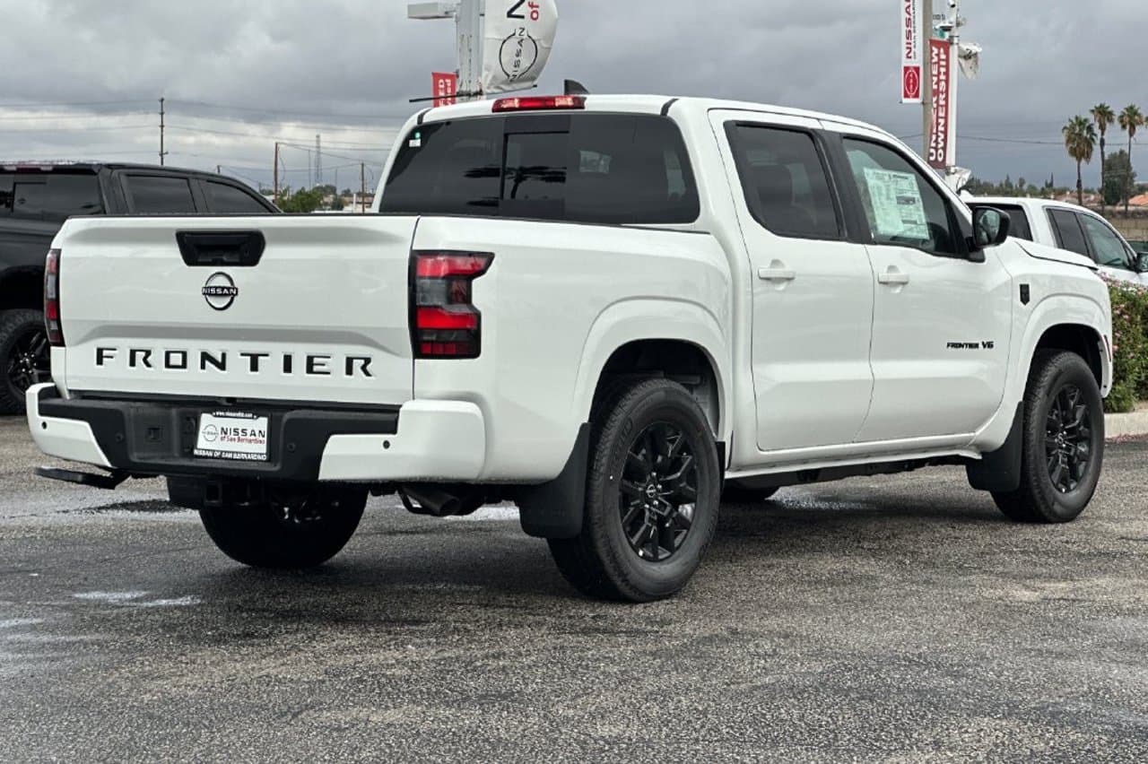 2027 Nissan Frontier SV 3