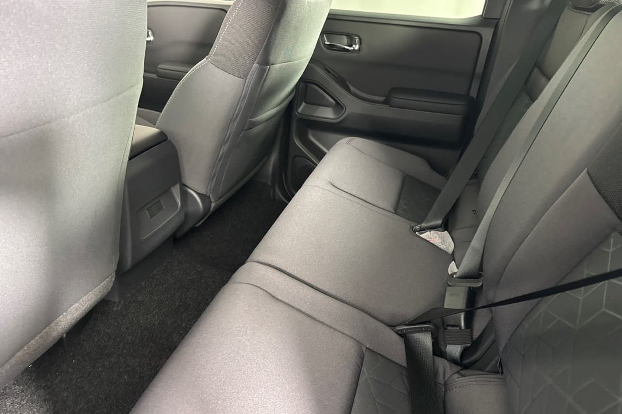 2027 Nissan Frontier SV 9
