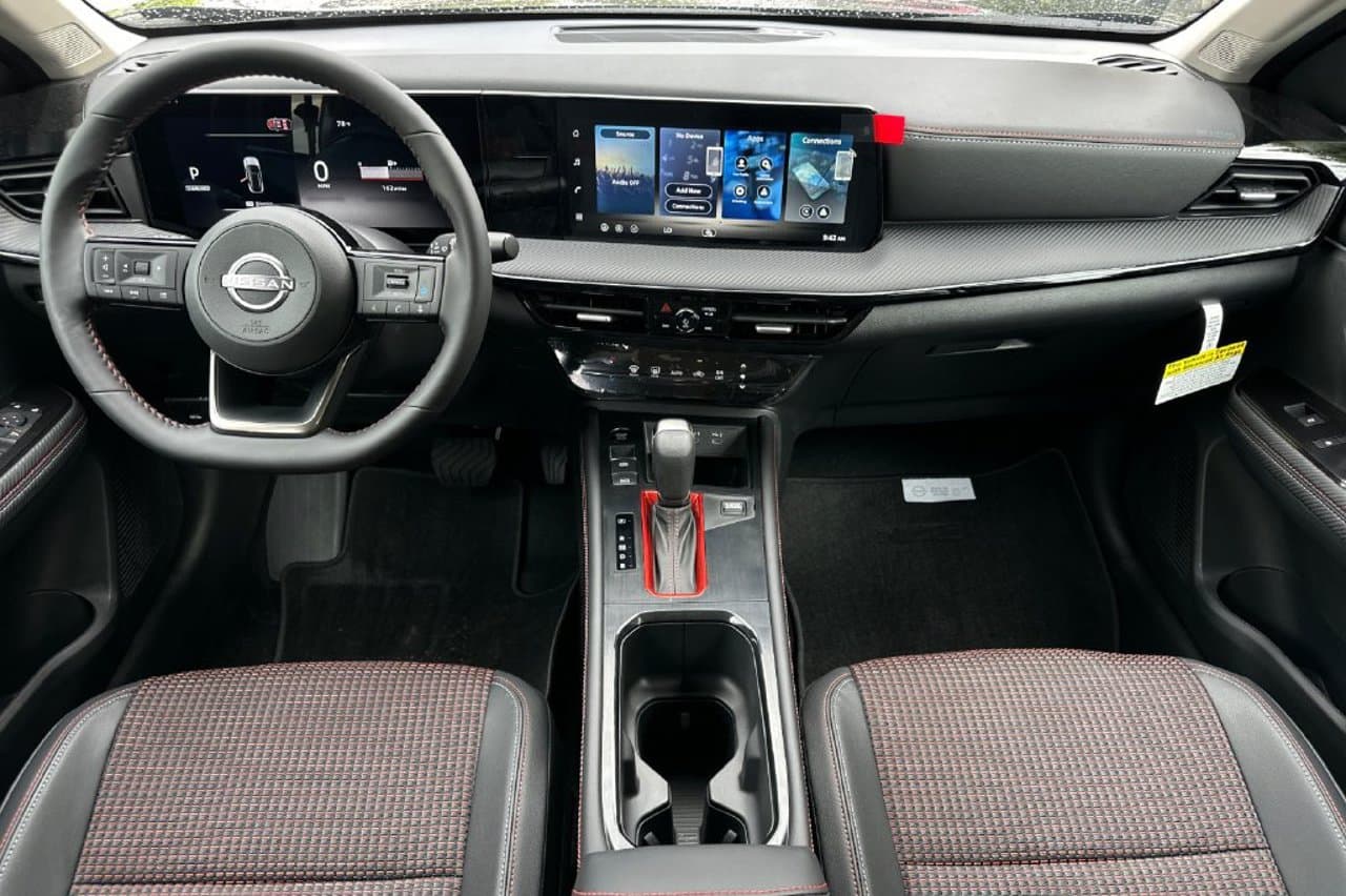 2027 Nissan Kicks SR 11