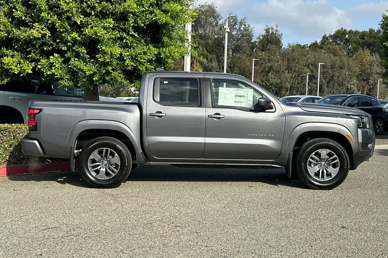 2027 Nissan Frontier SV 3