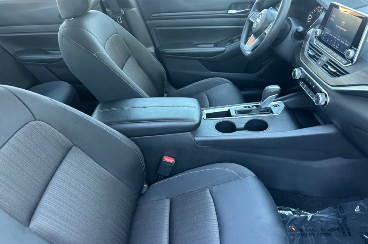 2025 Nissan Altima SV 12