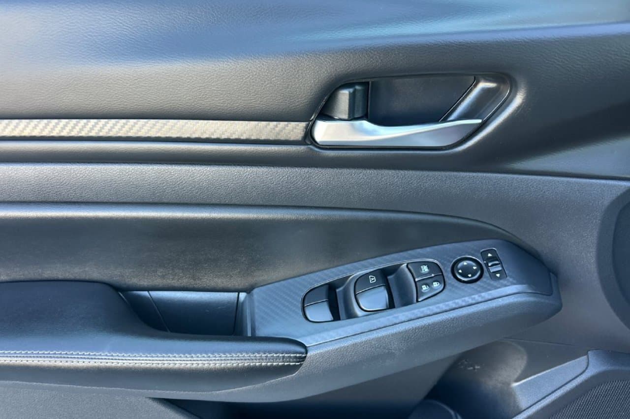 2025 Nissan Altima SV 8