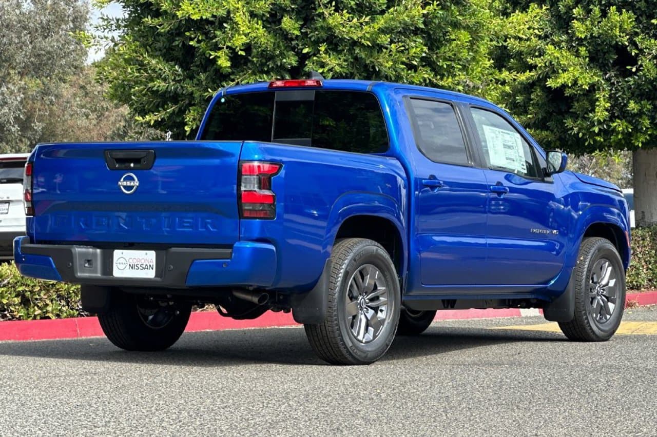 2027 Nissan Frontier SV 4